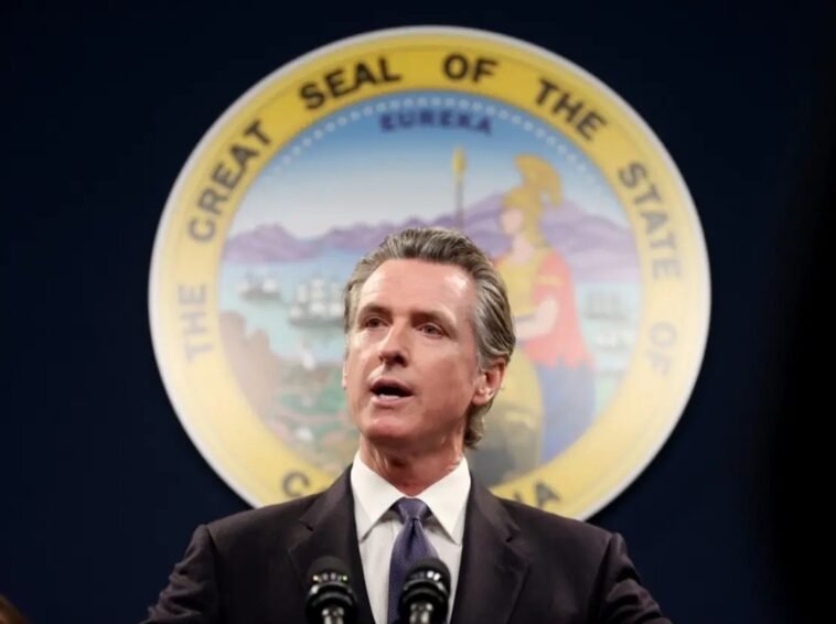 CA Urges Feds To Probe Gas Companies, Increases Rebates